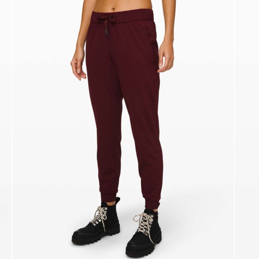Lululemon On the Fly Jogger *Luxtreme